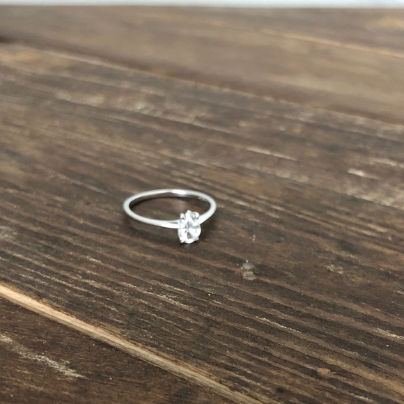 Linjer Pear Shaped Martine Ring - Picture 3 of 6